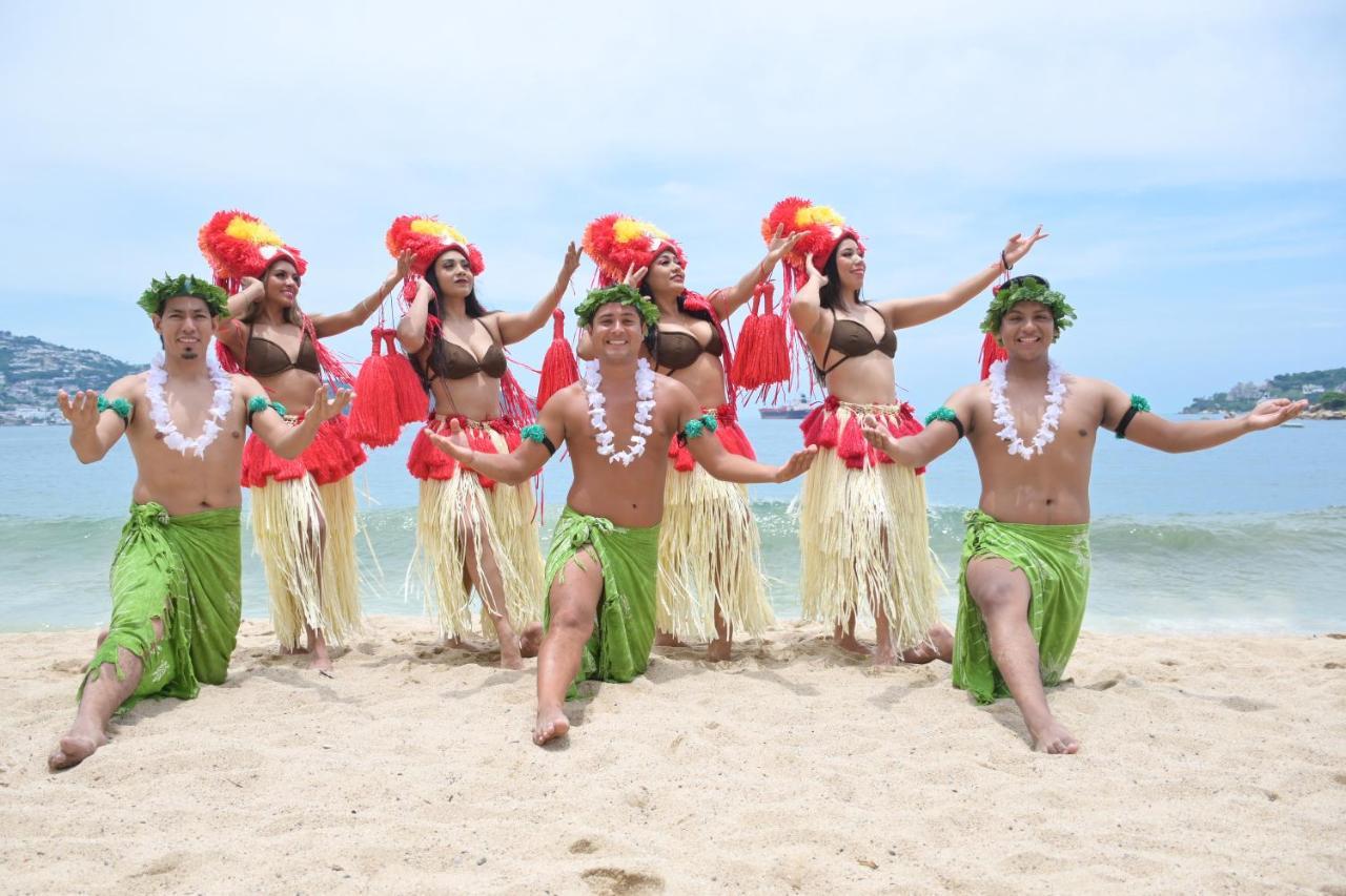 Ritz Acapulco All Inclusive 외부 사진 Luau dancers in Hawaii
