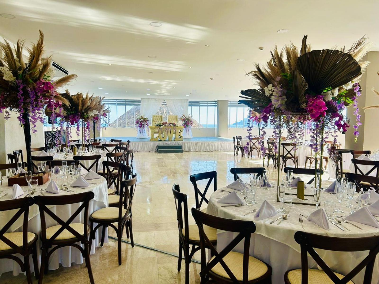 Ritz Acapulco All Inclusive 외부 사진 A wedding reception at the Four Seasons Hotel, Mexico City