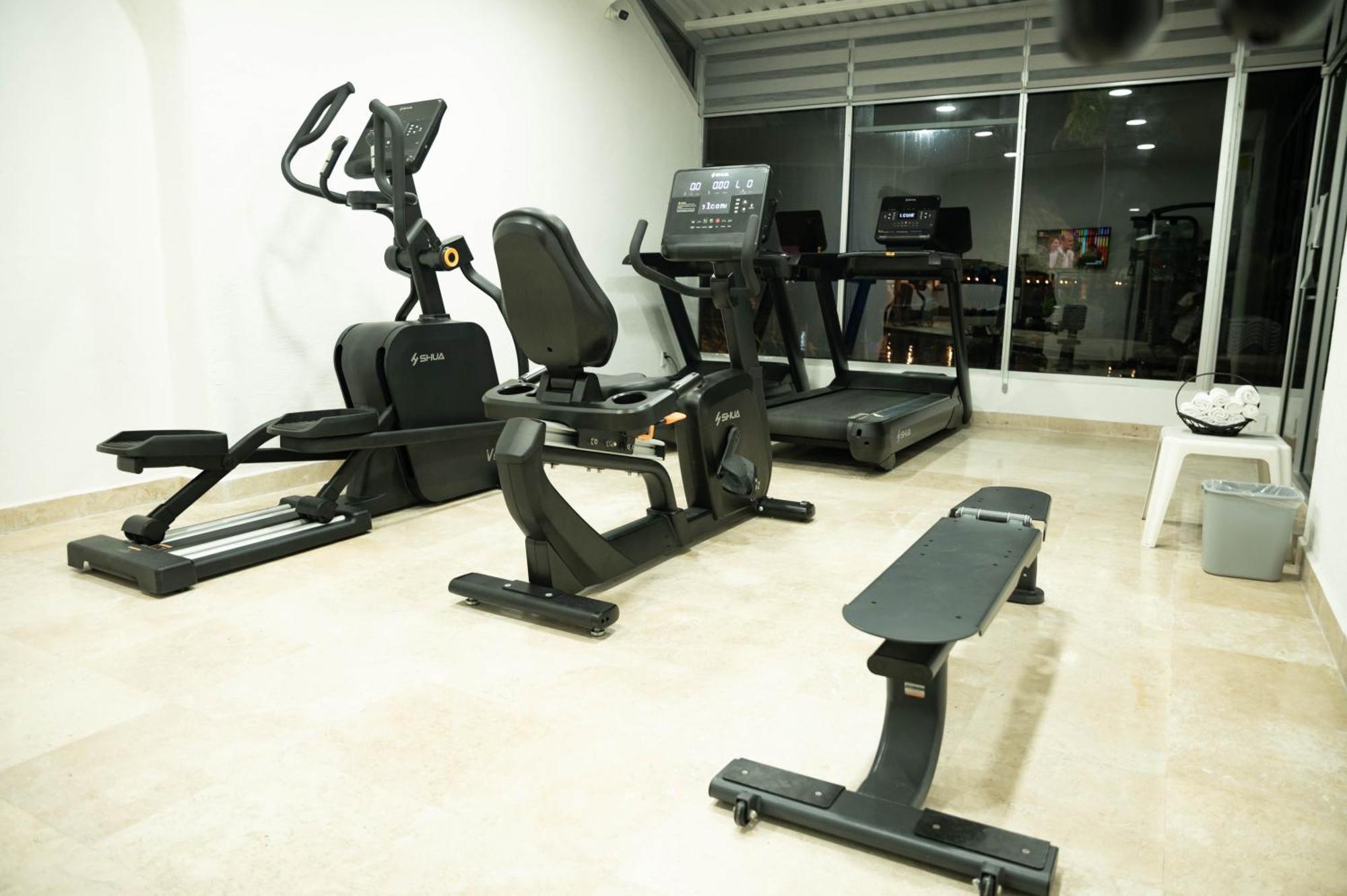 Ritz Acapulco All Inclusive 외부 사진 Elliptical trainer