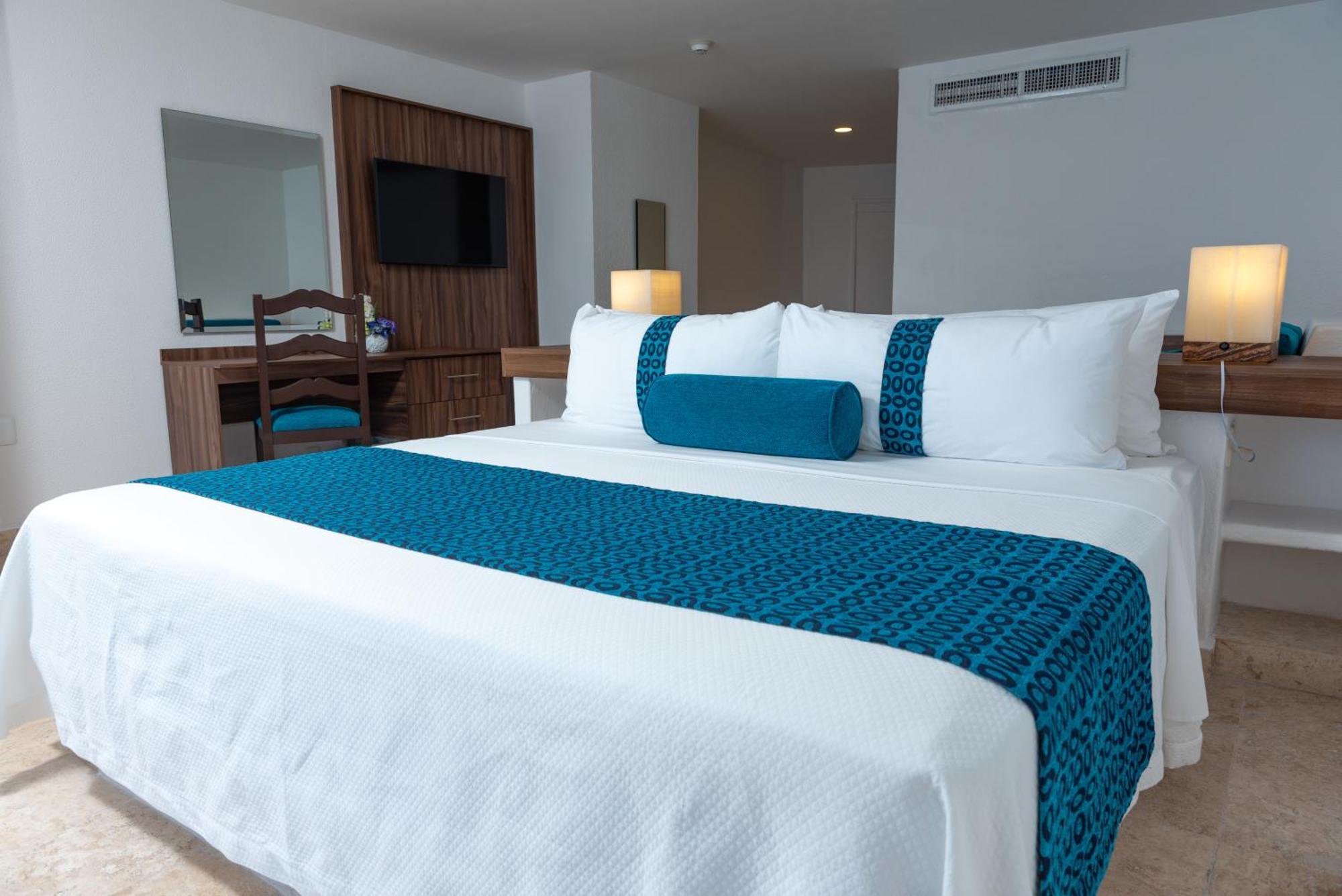 Ritz Acapulco All Inclusive 외부 사진 A bed runner